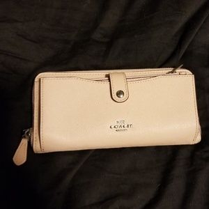 Coach wallet (blush)